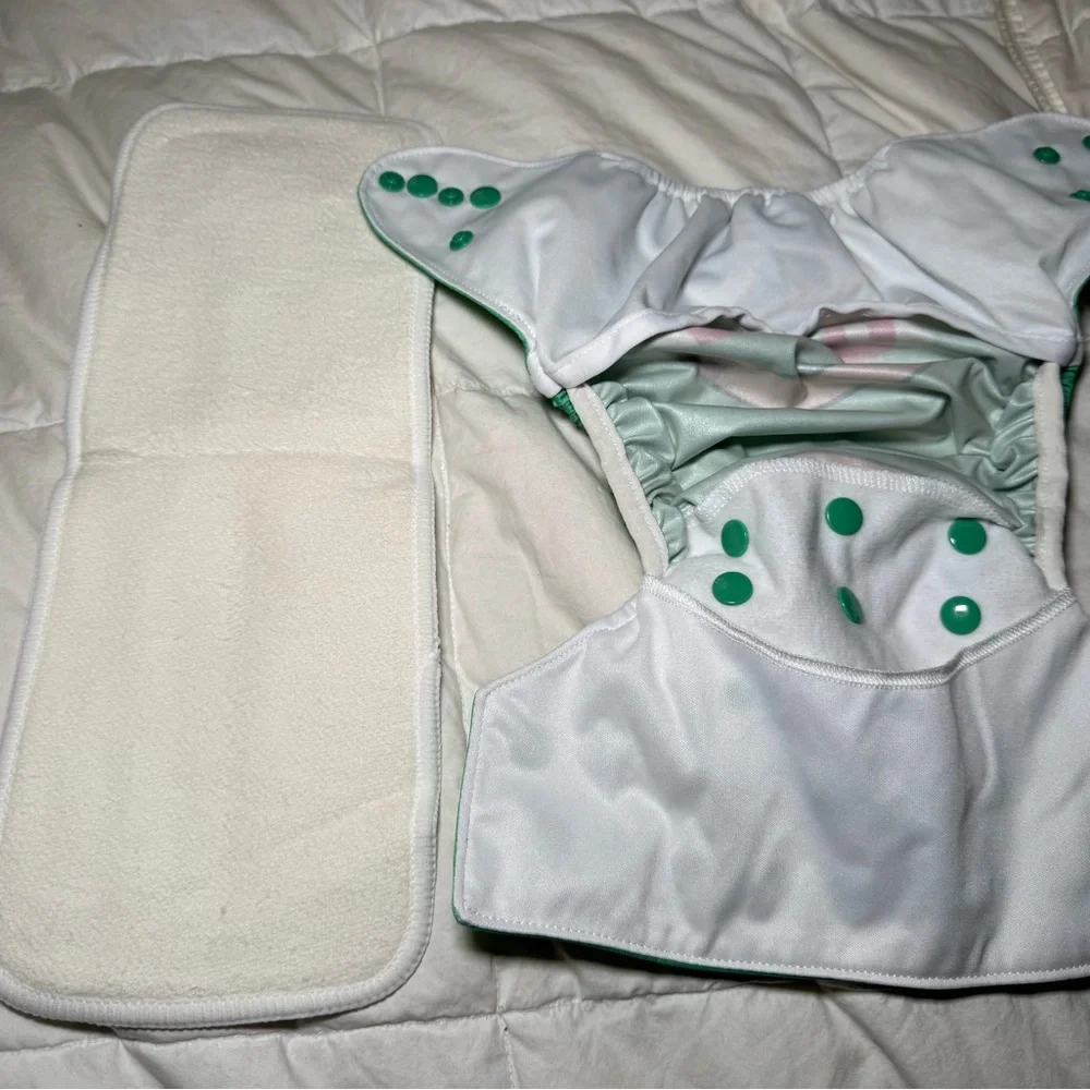Squishy Tushie Pokémon Bulbasaur (Limited Edition) Cloth Diaper with Insert
